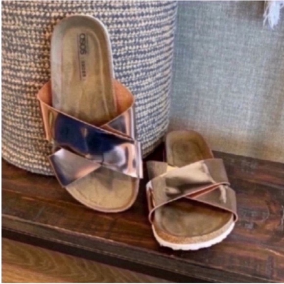ASOS Gold and Pink Sandals with Knot Detail - Picture 8 of 11